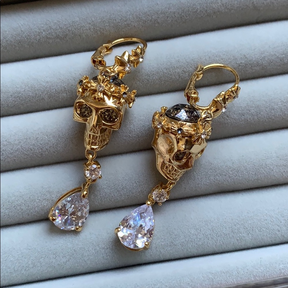 Skull earrings